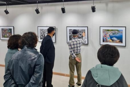 전태극작가 기증사진 활용 사진전